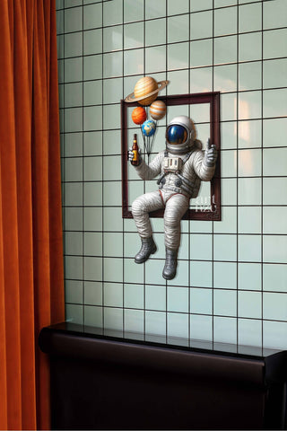artnzu Kozmik Mola Astronot Renkli Metal Duvar Tablosu